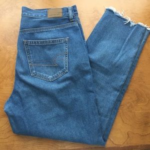 American Eagle Outfitters Mom Jeans